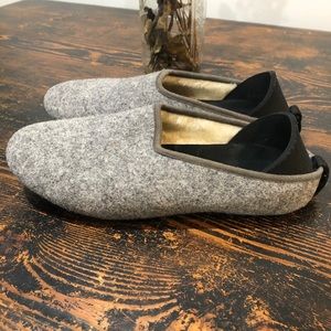 Mahabis Slippers size 9